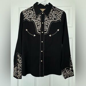 Scully woman’s floral embroidered long sleeve western shirt